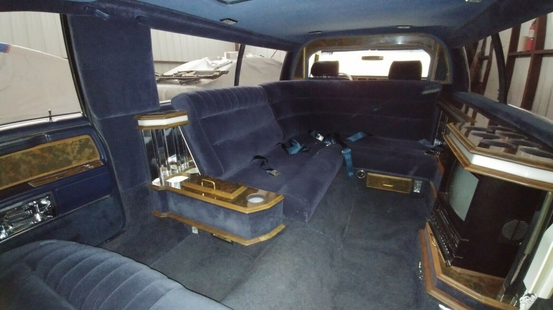 1989 Lincoln Town Car - photo 3