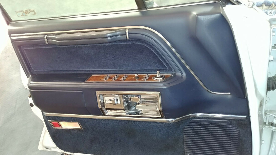 1989 Lincoln Town Car - photo 7