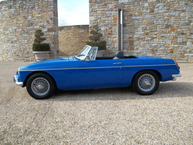 L@@K!! 1967 MG MGB / RUNS AND DRIVES GREAT!! ONLY 49000 ACTUAL MILES!! 1967 MG MGB MGB
