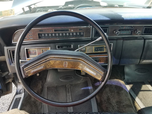 1977 Lincoln Town Car - photo 13
