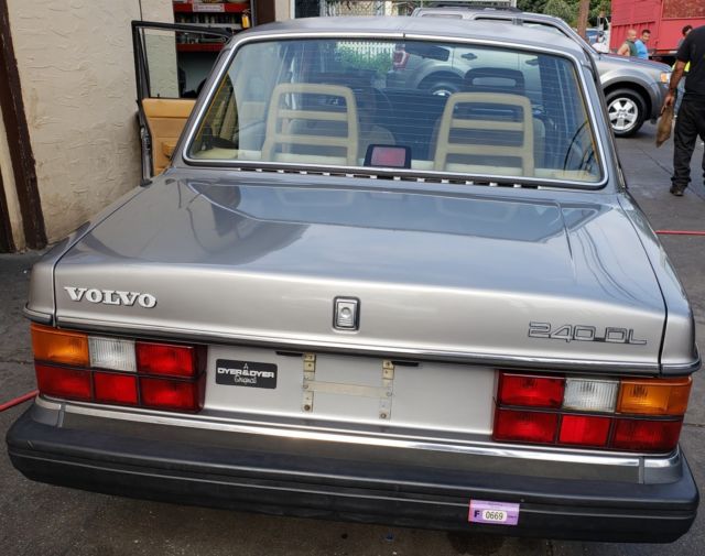 1990 Volvo 240 DL - photo 3