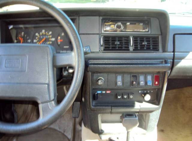 1993 Volvo 240 . - photo 6