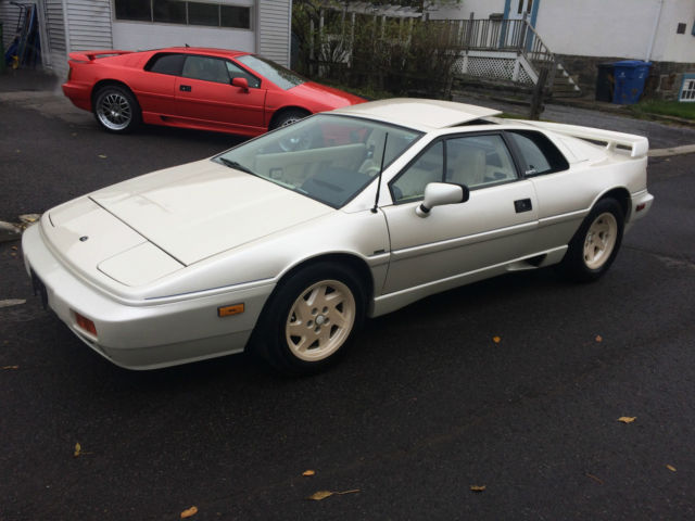 lLOTUS ESPRIT SE TURBO 1988 1988 Lotus Esprit Turbo Coupe 2-Door