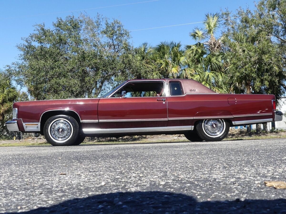 1977 Lincoln Continental Town Coupe - photo 11