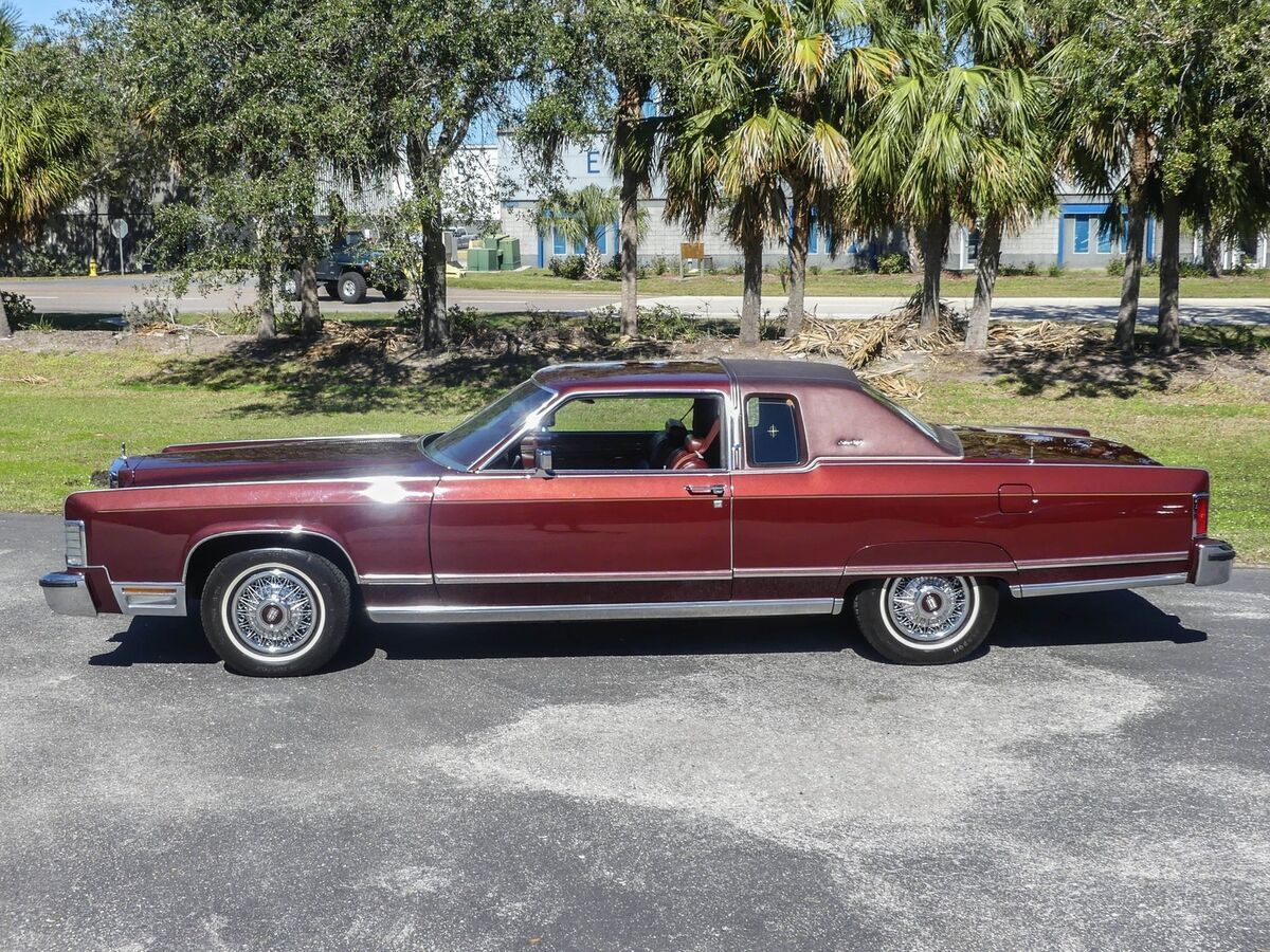 1977 Lincoln Continental Town Coupe - photo 12