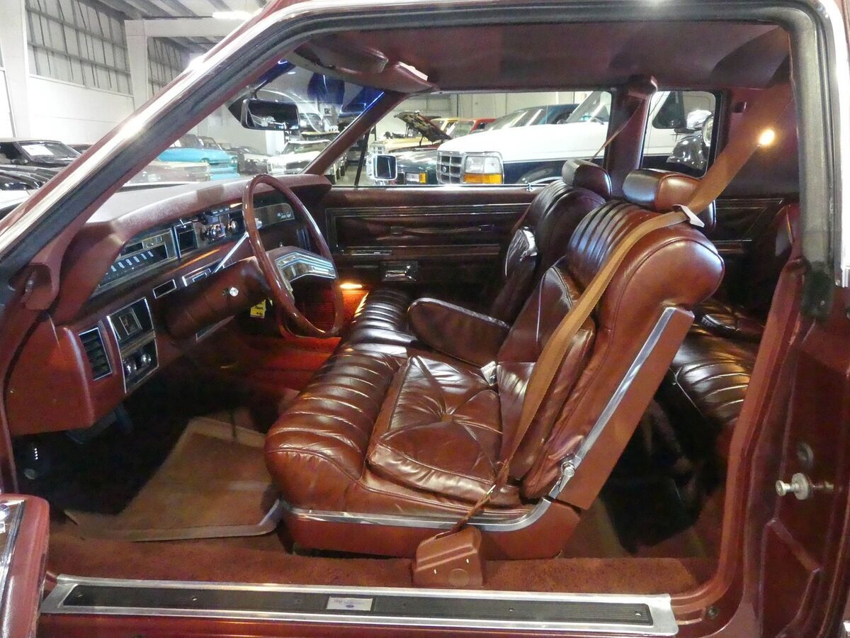 1977 Lincoln Continental Town Coupe - photo 3