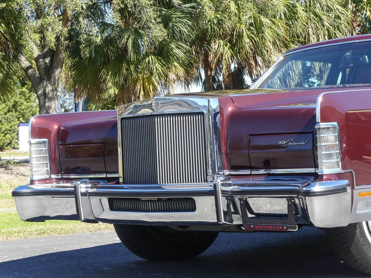 1977 Lincoln Continental Town Coupe - photo 9