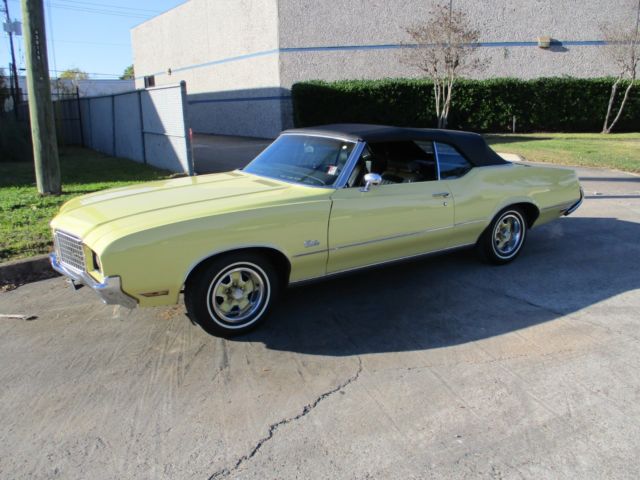 Long Term Ownership with lots of receipts, original window sticker and books 1972 Oldsmobile Cutlass Supreme