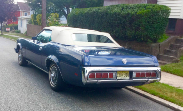 Look, a gorgous 1973 Mercury Cougar XR-7, cobalt blue exterior, 2 tone interior. 1973 Mercury Cougar XR-7