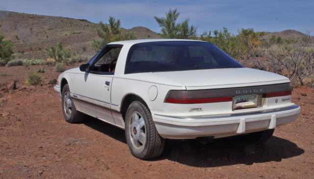 1990 Buick Reatta - photo 2