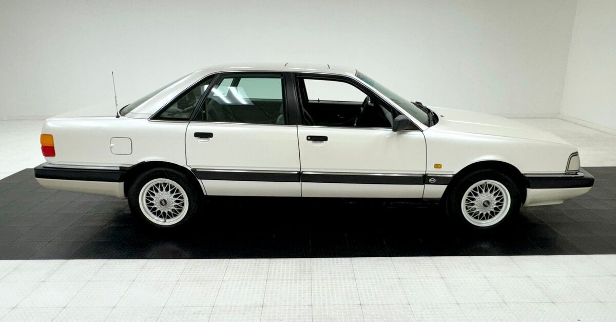 1991 Audi 200 Quattro 20V Sedan - photo 6