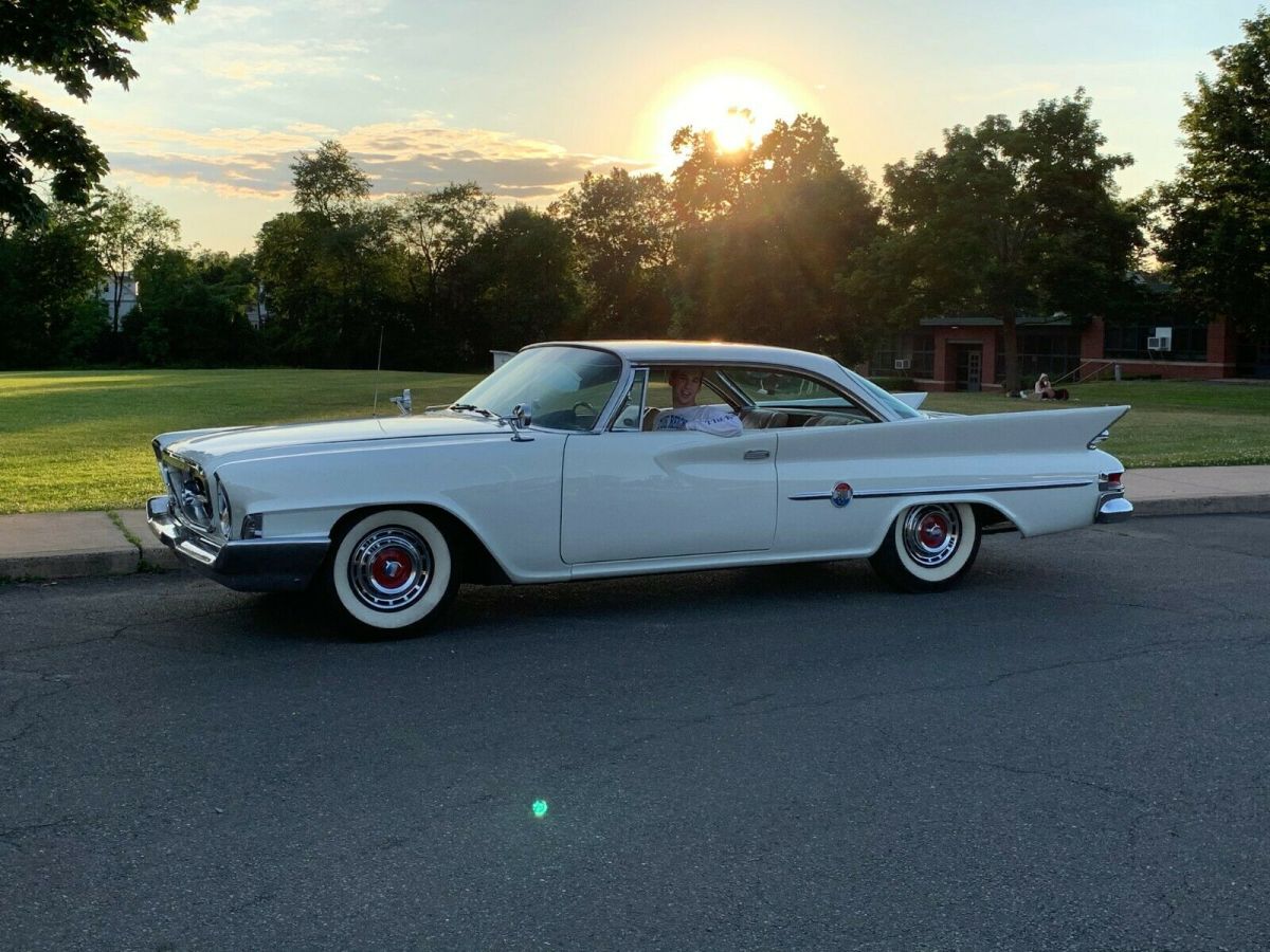 1961 Chrysler 300 Series - photo 2