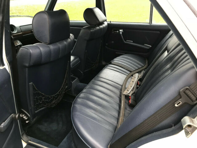 1983 Mercedes-Benz 200-Series - photo 7