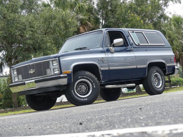 Low Actual Miles! Super clean inside and out! Classic 4x4 SUV! Clean CarFax! 1987 Chevrolet Blazer K5 Silverado