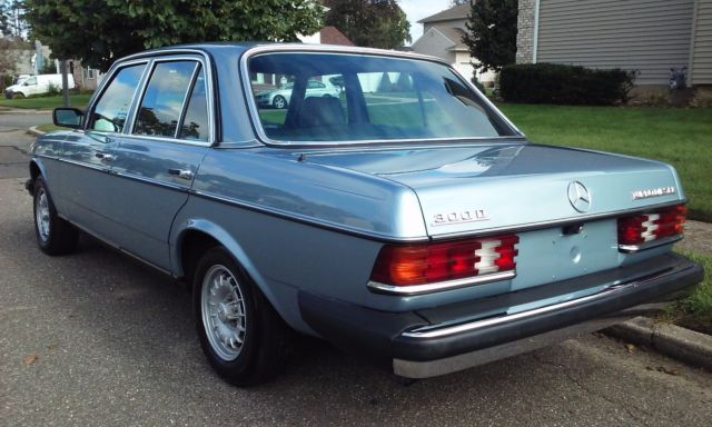 1985 Mercedes-Benz 300-Series W123 - photo 11