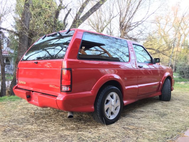 1993 GMC Typhoon - photo 2