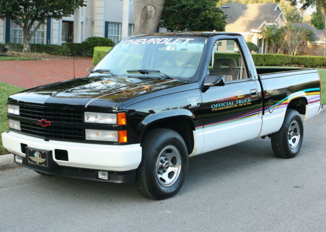 LOW MILE INDY PACE SURVIVOR -1993 Chevrolet Silverado Indy Pace - 1,257 ORIG MI 1993 Chevrolet C/K Pickup 1500 INDY PACE - 1 OF 1,534 - 1,257 MI