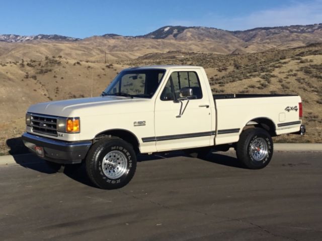 Low Mileage 100% All Original!!!! 1991 Ford F-150 XLT Lariat 4X4 Shortbed 1991 Ford F-150 XLT Lariat