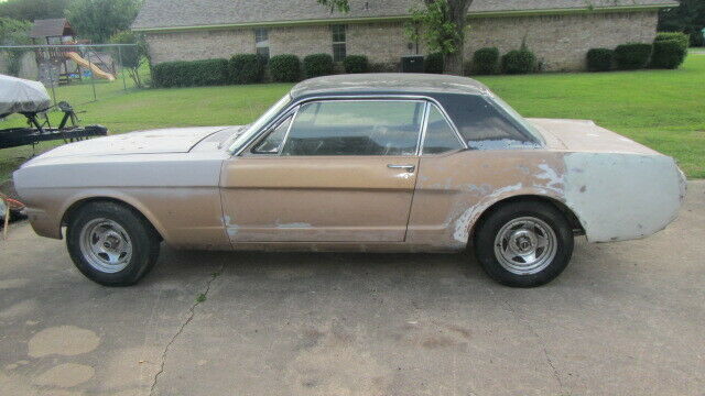 Low Mileage 1966 Ford Mustang Coupe w/original 6 cylinder - Clear Title - Runs 1966 Ford Mustang