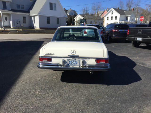 1967 Mercedes-Benz 200-Series - photo 4