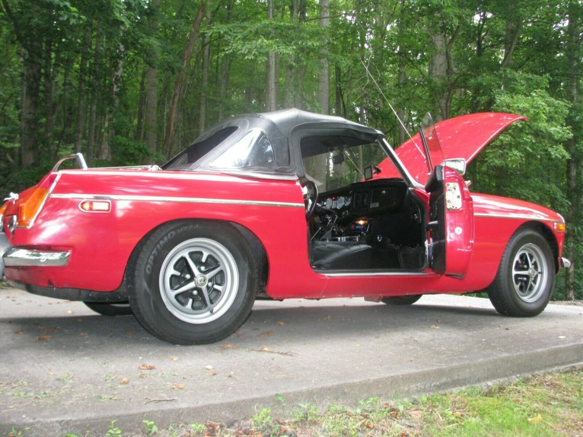 1974 MG MGB - photo 2