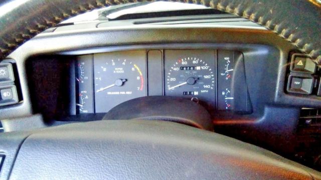 1990 Ford Mustang GT - photo 2