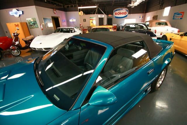 1992 Chevrolet Camaro Z28 Convertible - photo 12