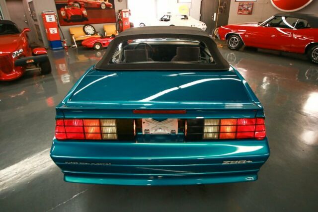 1992 Chevrolet Camaro Z28 Convertible - photo 8