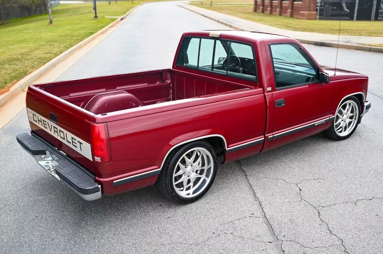 1989 Chevrolet C/K Pickup 1500 C1500 Silverado 2dr Standard Cab SB - photo 2