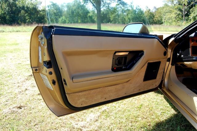 1985 Chevrolet Corvette - photo 10