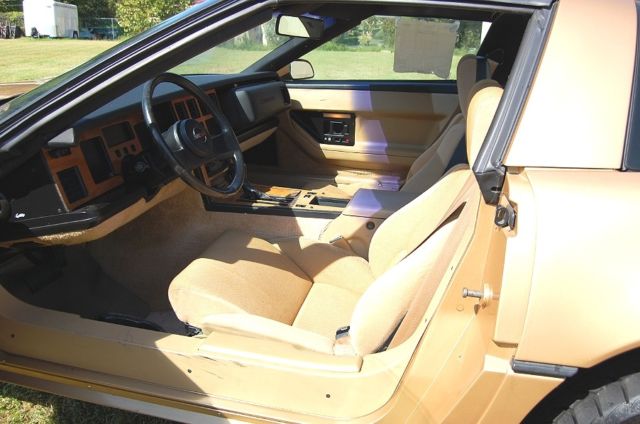 1985 Chevrolet Corvette - photo 11