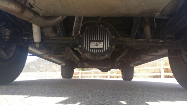 1989 Chevrolet Suburban V1500 4x4 - photo 12