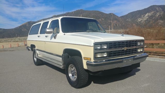 1989 Chevrolet Suburban V1500 4x4 - photo 5