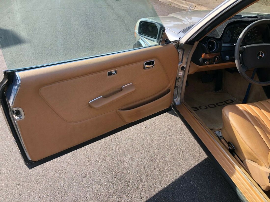 1985 Mercedes-Benz 300-Series CDT - photo 7