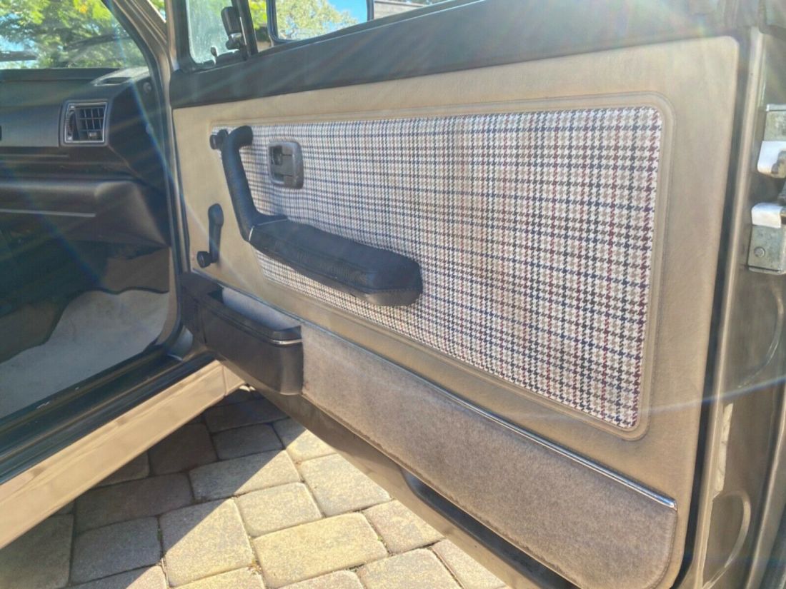 1988 Volkswagen Cabrio - photo 12