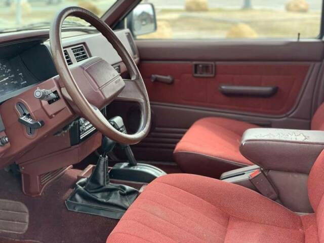 1991 Nissan Pathfinder XE 4dr 4WD SUV - photo 2
