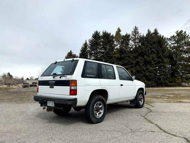 1991 Nissan Pathfinder XE 4dr 4WD SUV - photo 5