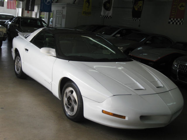 1994 Pontiac Firebird Base Coupe 2-Door - photo 3