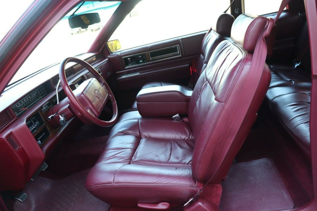 1992 Cadillac DeVille - photo 2