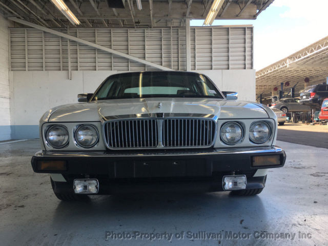 1990 Jaguar XJ - photo 2
