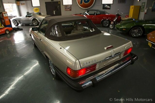 1988 Mercedes-Benz SL-Class 560 SL, Both Tops - photo 10