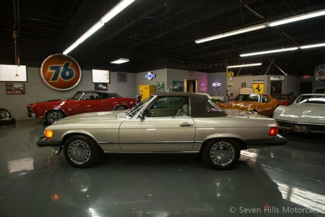 1988 Mercedes-Benz SL-Class 560 SL, Both Tops - photo 11
