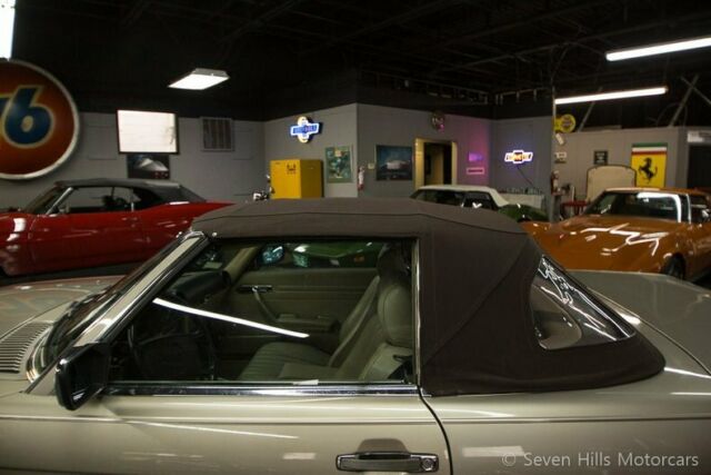 1988 Mercedes-Benz SL-Class 560 SL, Both Tops - photo 13