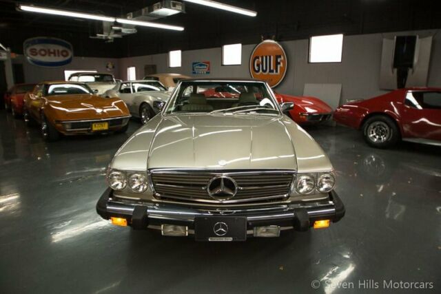 1988 Mercedes-Benz SL-Class 560 SL, Both Tops - photo 4