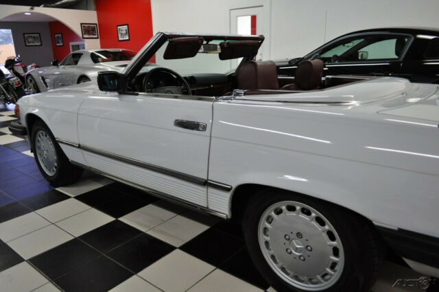 1986 Mercedes-Benz SL-Class 560SL - ONLY 61K MILES -OUTSTANDING - BRAND NEW TOP - photo 11
