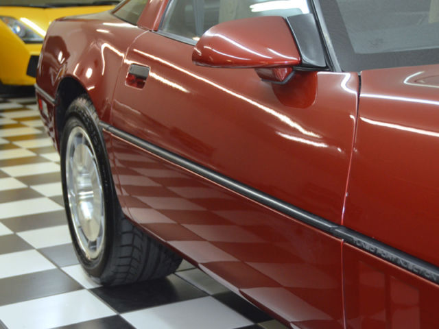 1987 Chevrolet Corvette Base Hatchback 2-Door - photo 3