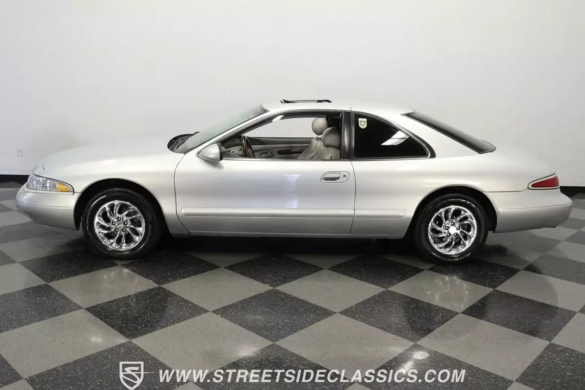 LOW MILES CLEAN HISTORY 4.6L V8 DOHC 32 VALVE HIGHLY OPTIONED LUXURIOUS & AFFORD 1994 Lincoln Mark Series LSC