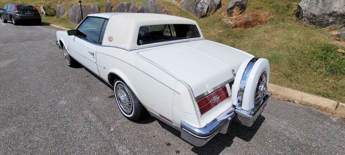 1984 Buick Riviera - photo 10