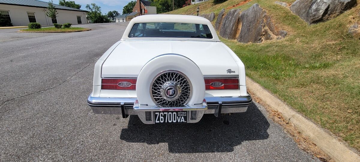1984 Buick Riviera - photo 12
