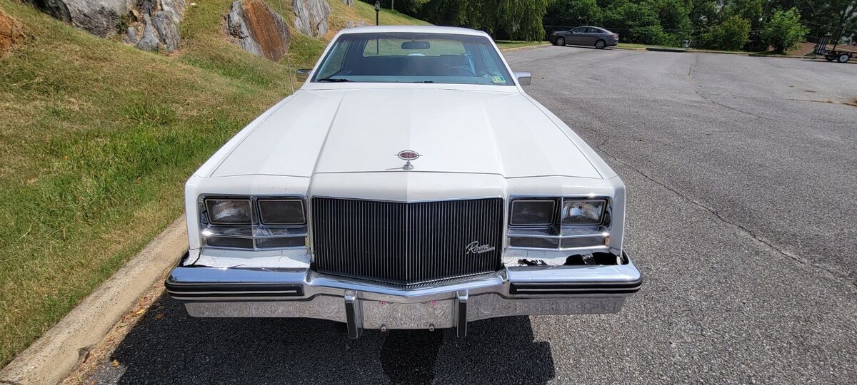 1984 Buick Riviera - photo 2